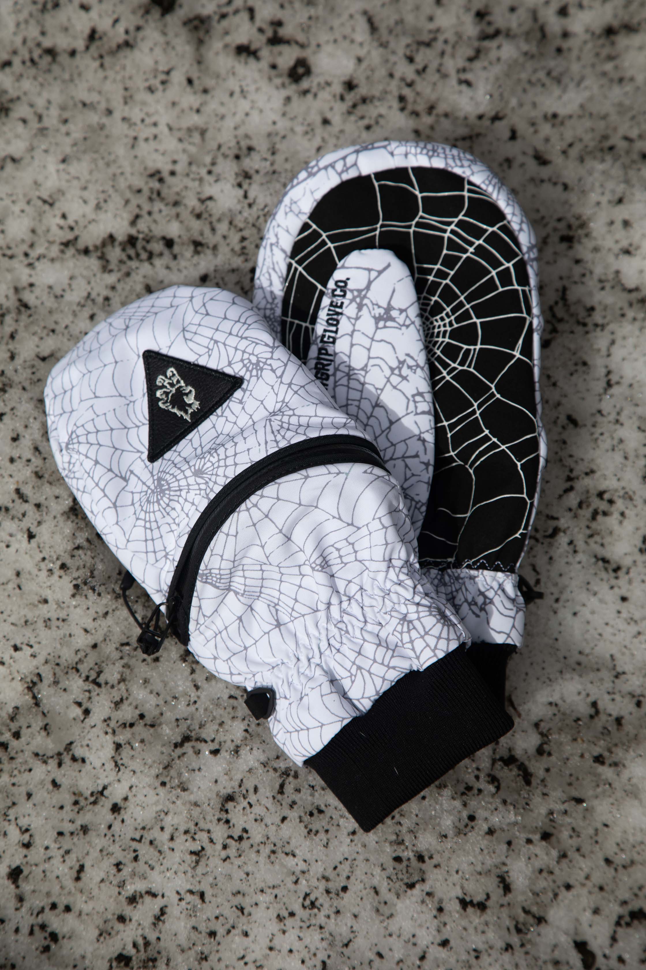 Ghoul Mitt - Web