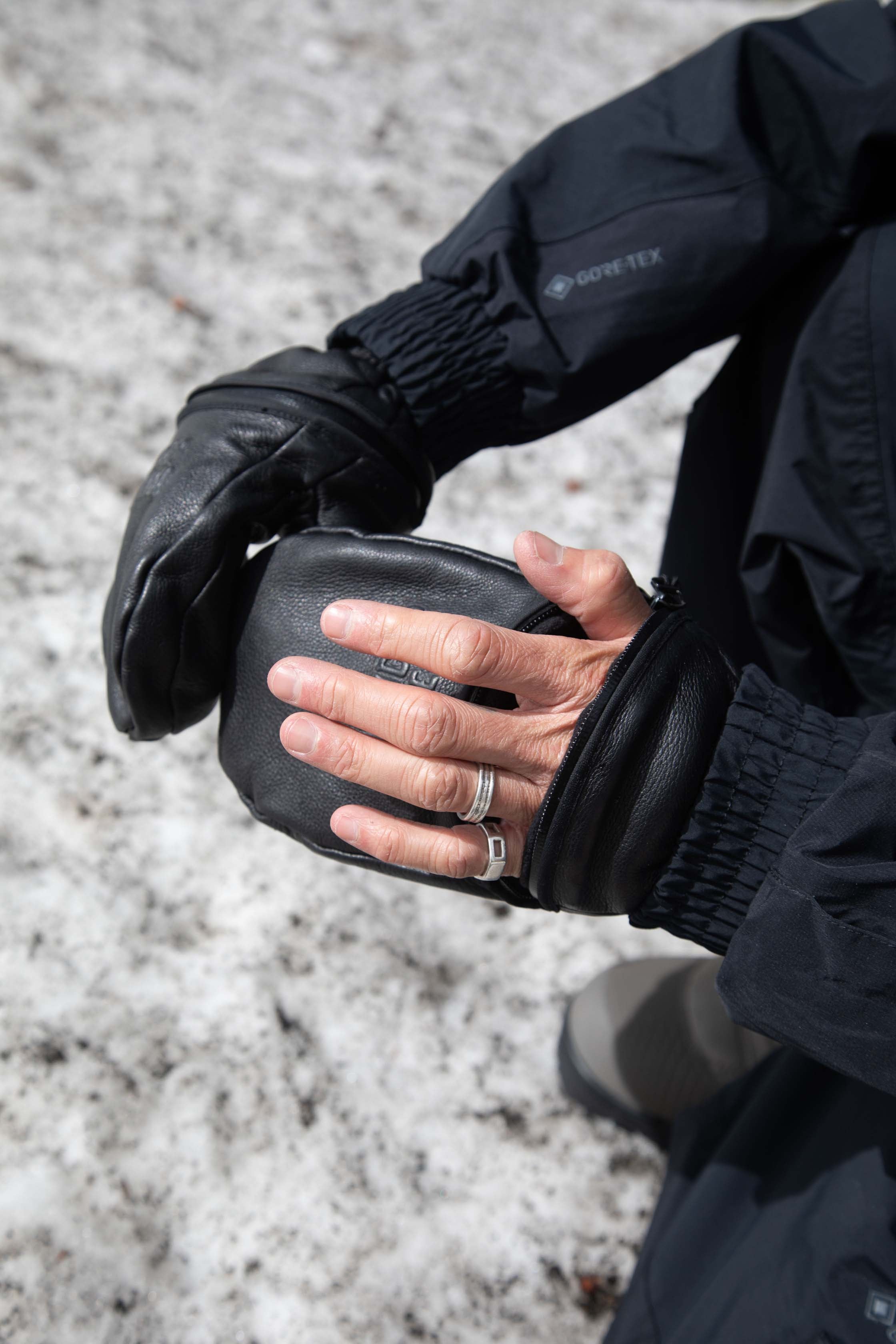Ghoul Leather Mitt - Black