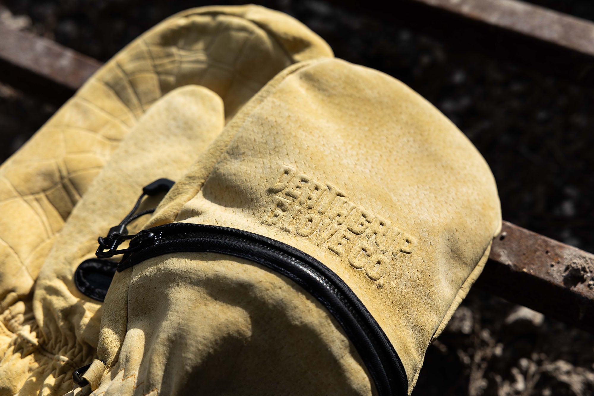 Ghoul Leather Mitt - Tan