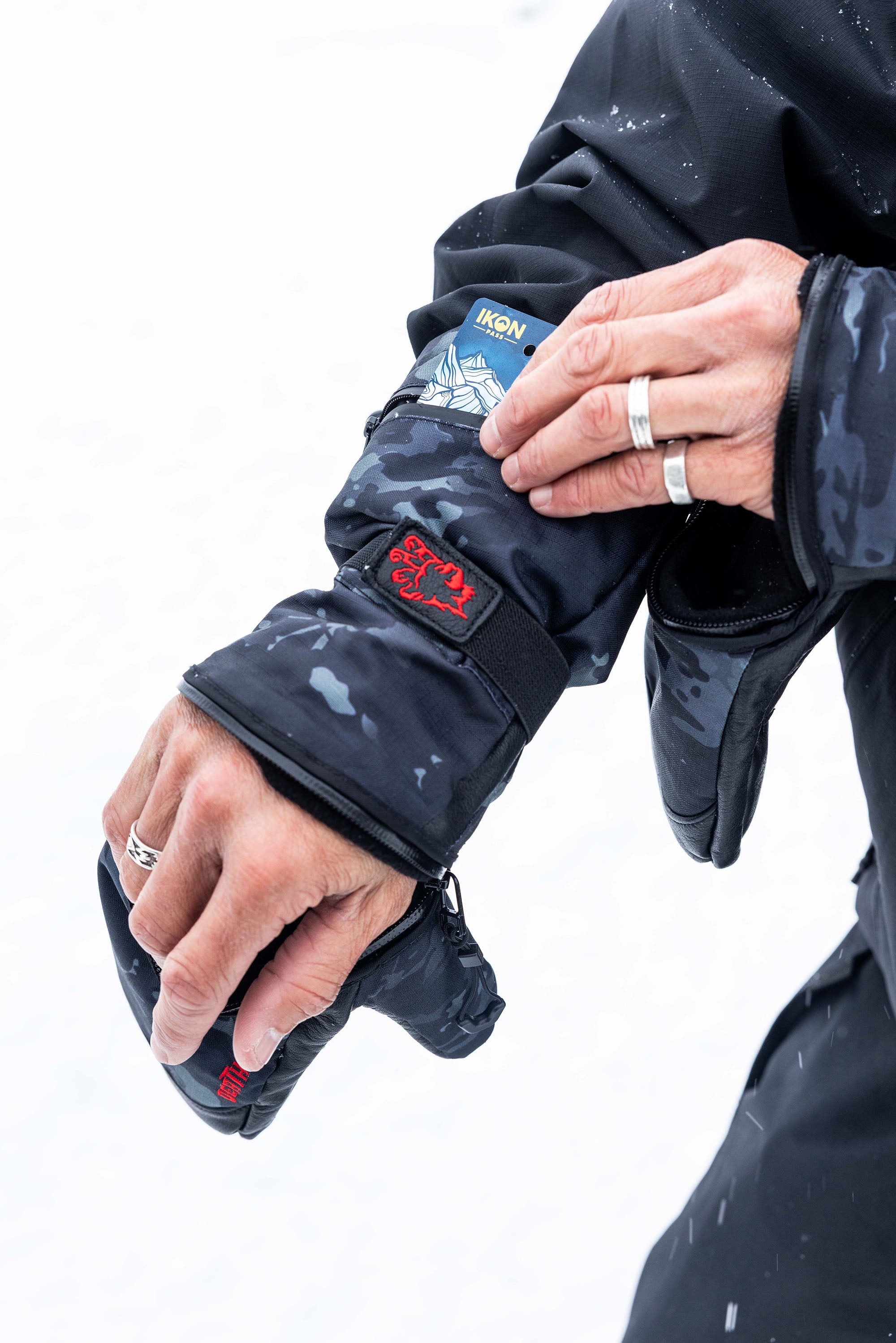 Werewolf Mitt Long Cut - Black Camo