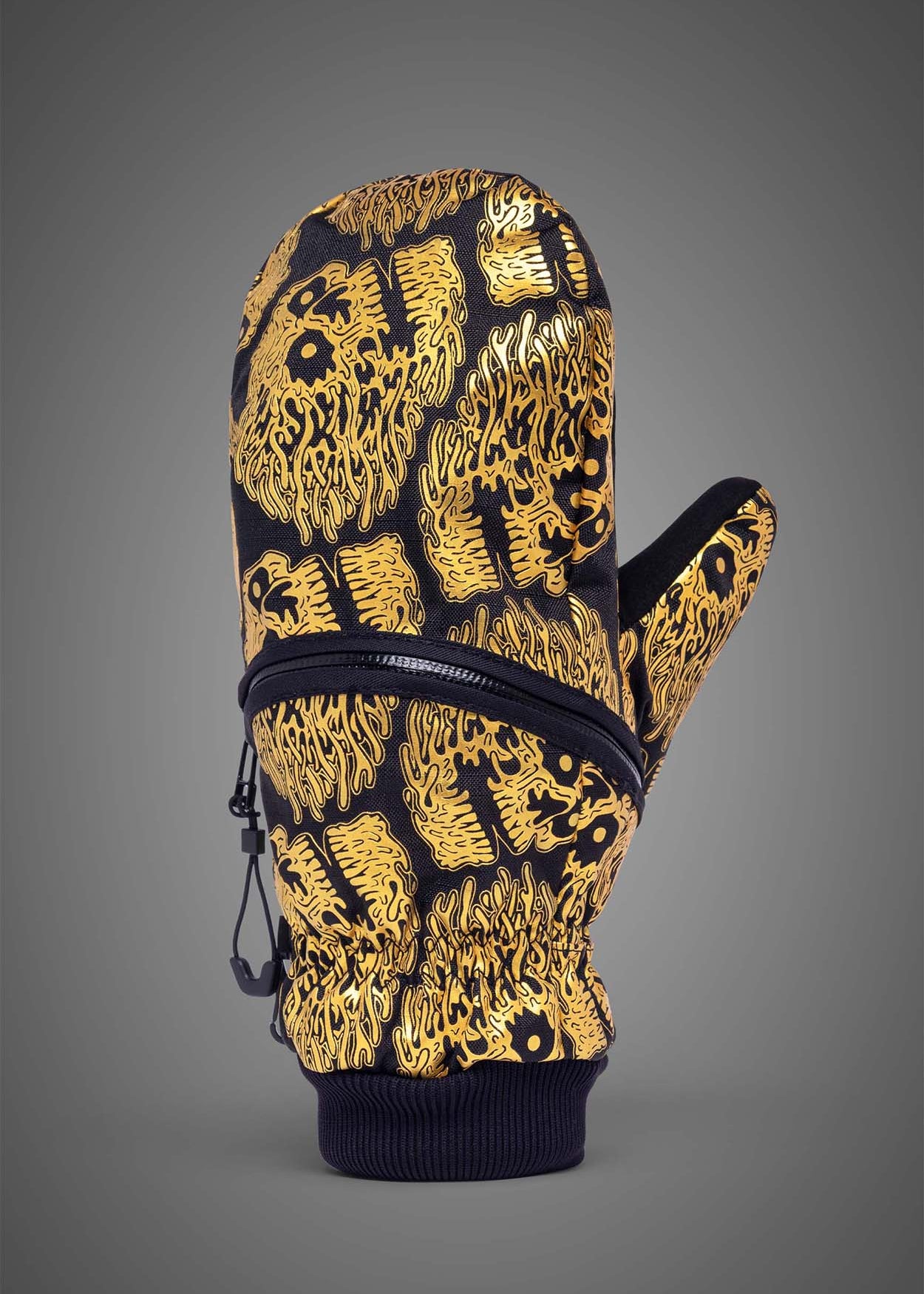 DEATHGRIP_F26_PDP_GhoulMitt_LiquidDeath_Backhand_5fa4b80b-80fe-496c-8db7-2c8bd7b3c340.jpg